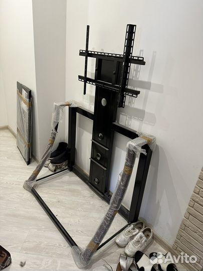 Подставка под телевизор и аппаратуру