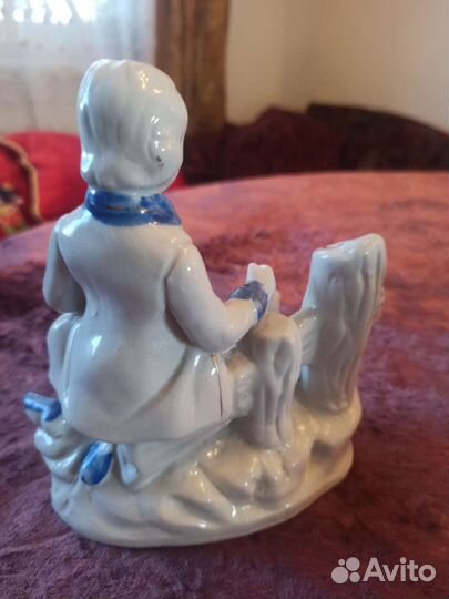 Фарфоровые статуэтки