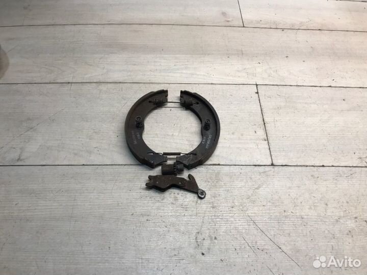 Тормозные колодки ручника Mercedes Vito W639