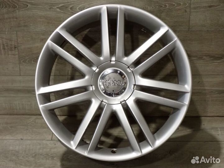 Комплект R20 оригинальных дисков Audi A8 3к