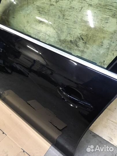 Передняя левая дверь Volkswagen Jetta 5