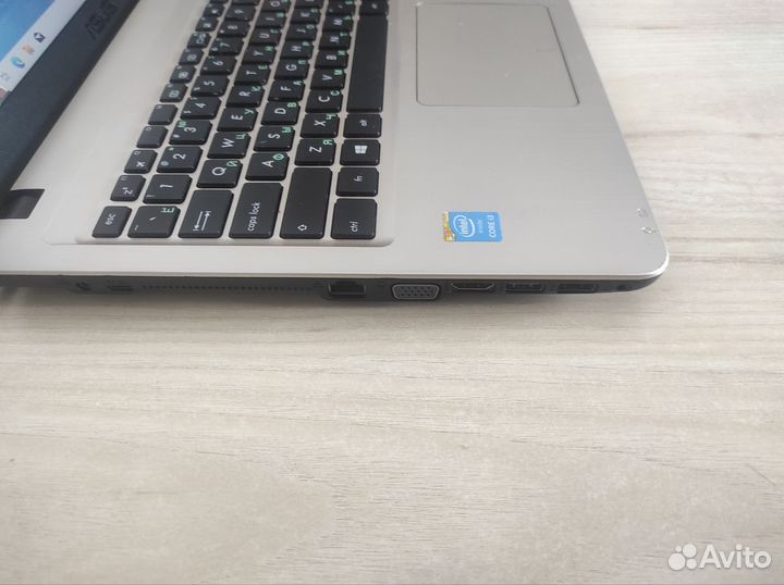 Отличный, мощный Asus,8Gb,SSD 120Gb,i3