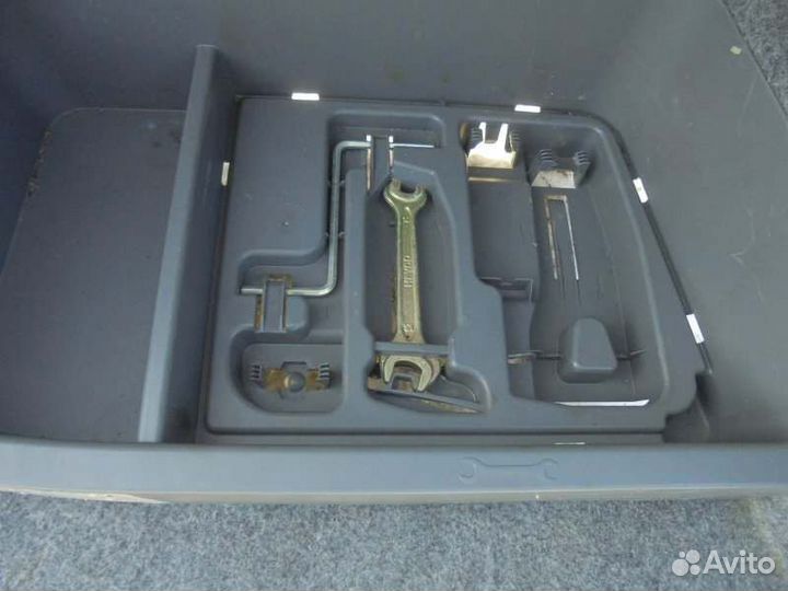 Обшивка багажника правая Bmw 3-Series E90 N52B25A