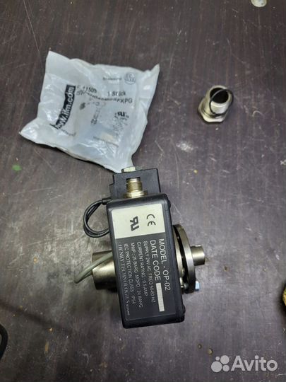 Регулятор уровня масла электр.оp-02 NA, henry