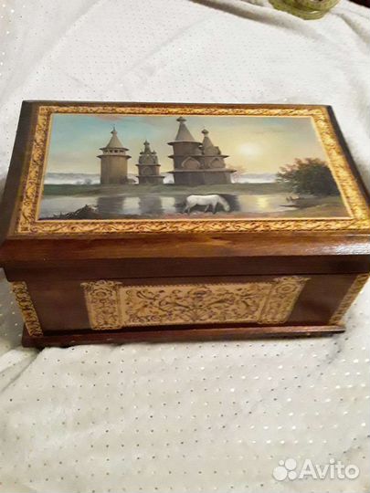 Шкатулка деревянная