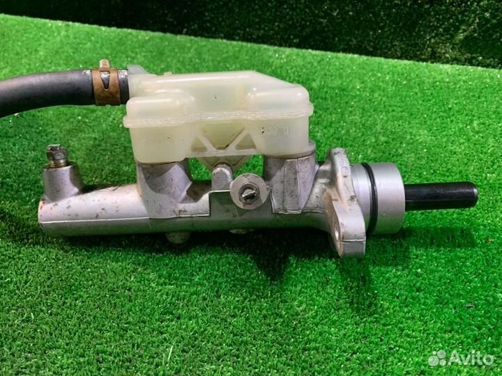 Главный тормозной цилиндр Toyota Wish ZNE14 1ZZ-FE