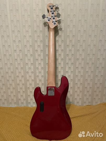 Бас гитара squier precision bass 5 струн активный