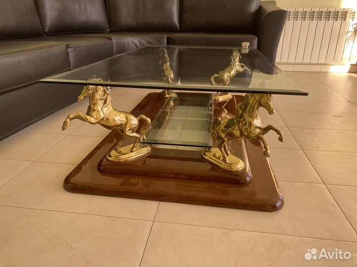 Итальянский стекляный журнал ный столик