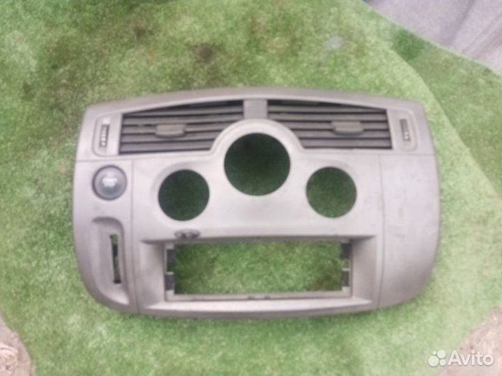 Накладка в торпедо Renault Scenic 2