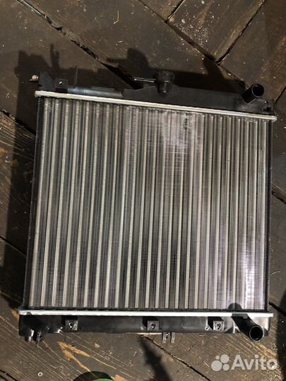 Радиатор охлаждения двигателя Suzuki Jimny II