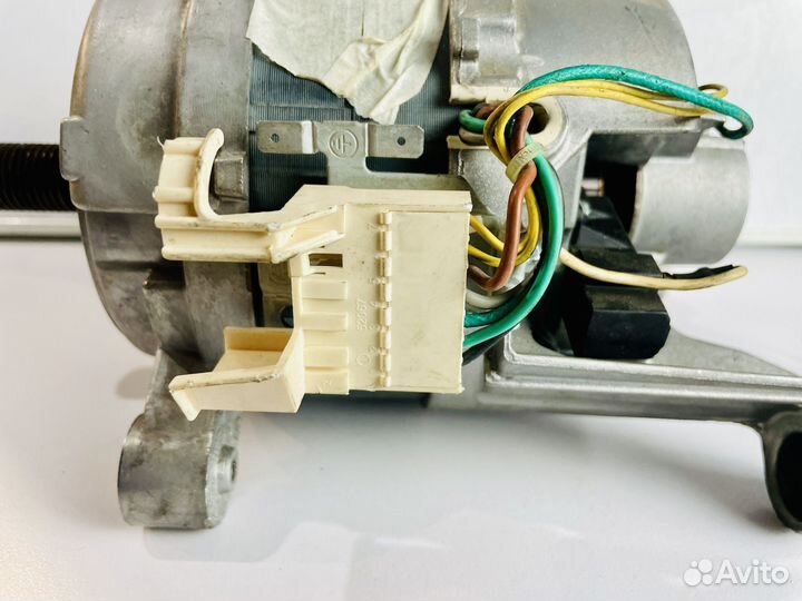Двигатель для стиральной машины WU126T50E02