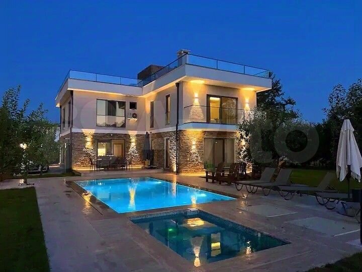 Дом 180 м² на участке 7 сот.