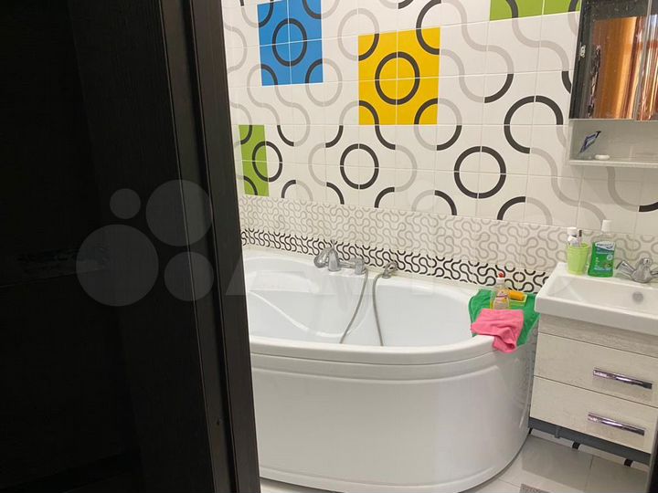 1-к. квартира, 55,6 м², 1/4 эт.