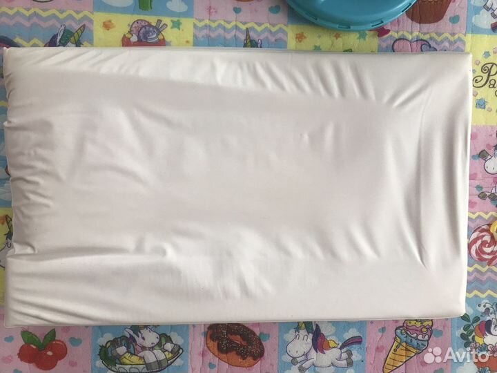 Пеленальная доска, слинг и стульчик для купания