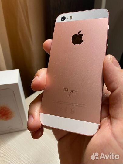 iPhone SE, 32 ГБ