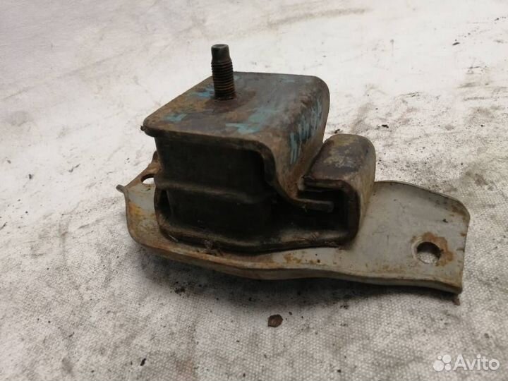 Подушка двигателя Субару