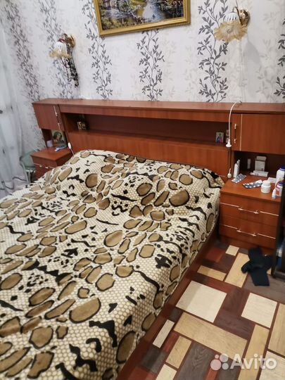 Кровать с матрацем б/у