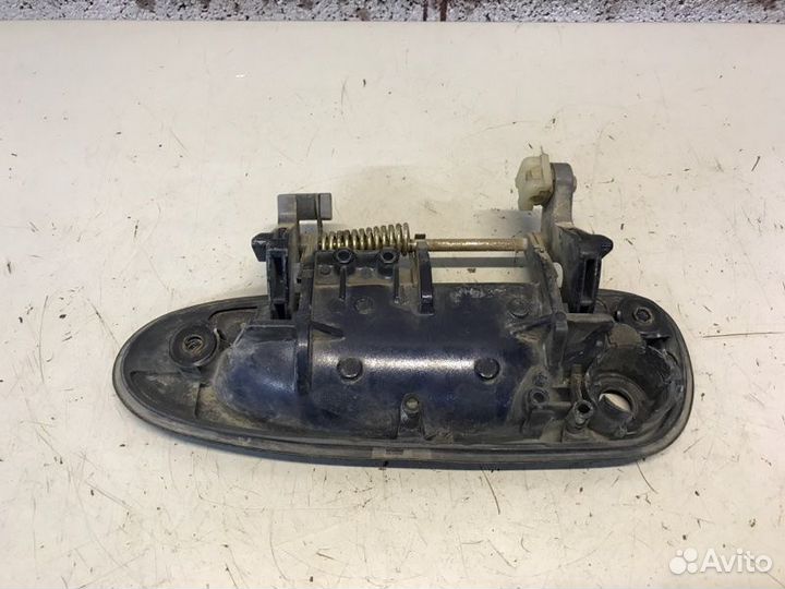 Ручка двери наружная передняя правая Mazda 626