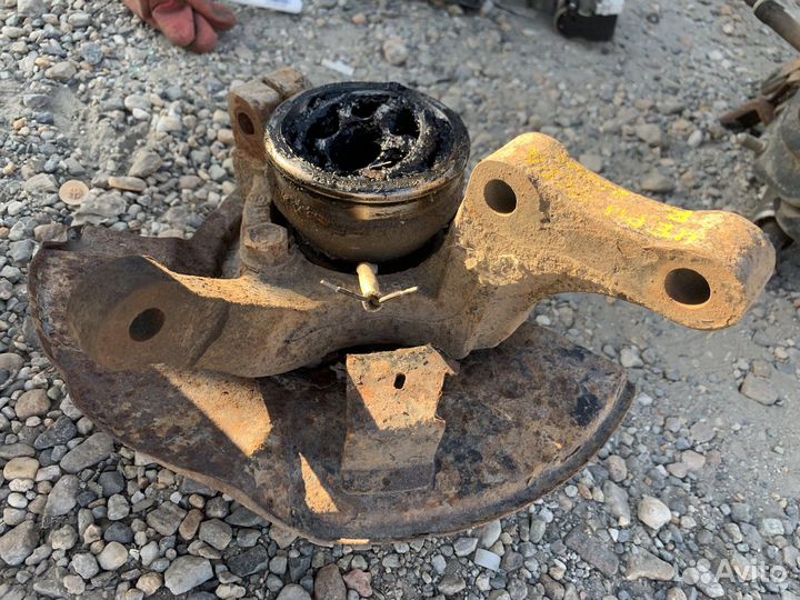 Поворотный кулак правый Chery Fora