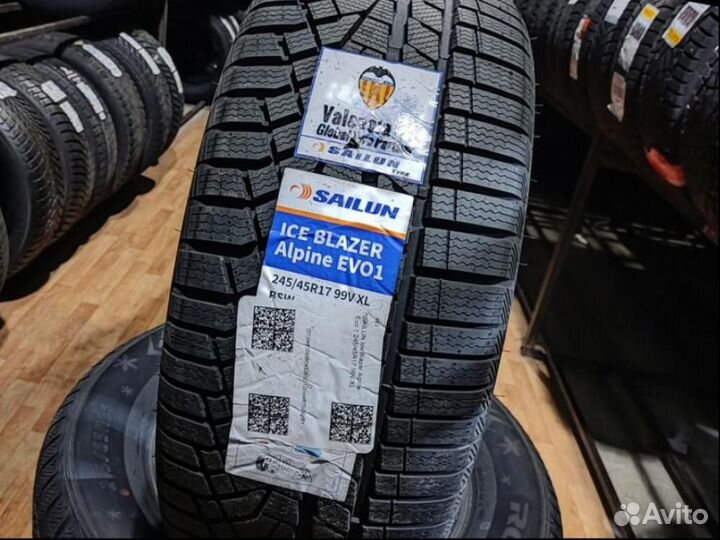 Sailun Ice Blazer Alpine EVO1 245/45 R17 99V