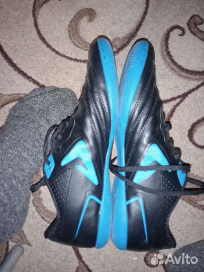 Футбольные бутсы для зала