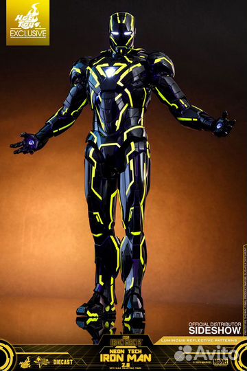 Neon Tech Iron Man 2.0 Sixth Scale Figure