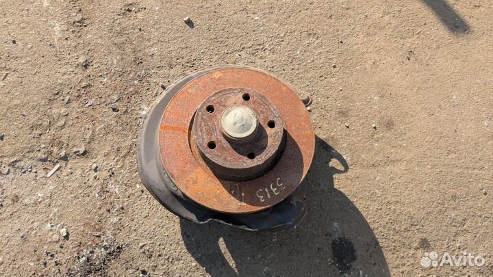 Ступица (кулак, цапфа) левая задняя Renault Trafic