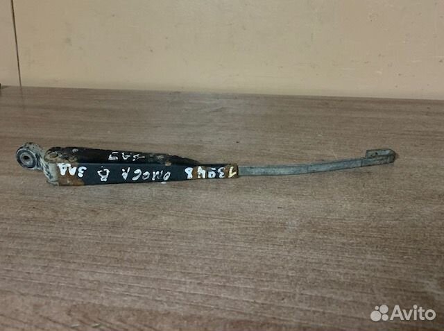 Поводок заднего дворника omega B