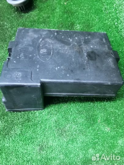 Крышка блока предохранителей Kia Sephia 2 седан