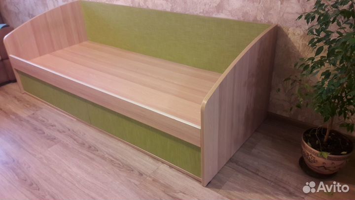 Детская кровать с матрасом