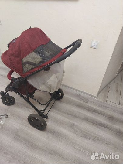 Прогулочная коляска в хорошем состоянии