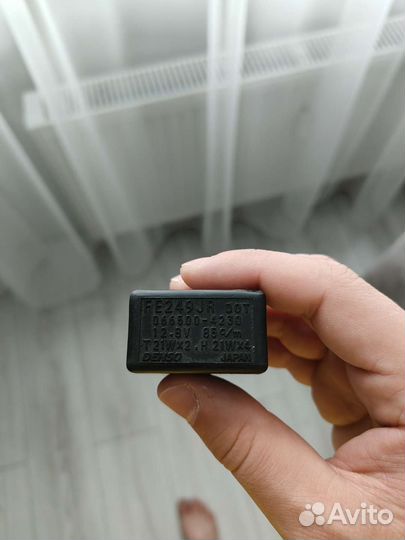 Реле поворотов поворотников Suzuki SV 400 оригинал