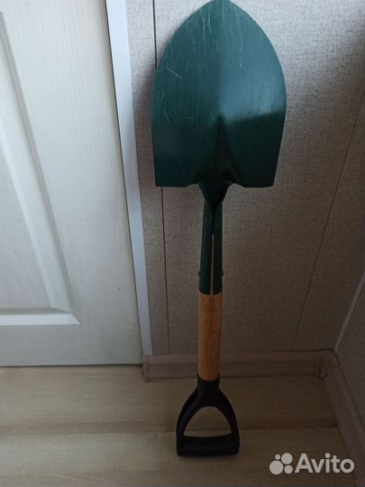Лопата автомобильная