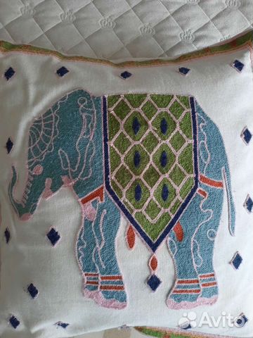 Наволочка декоративная с вышивкой