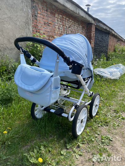 Прогулочная коляска с надувными колесами