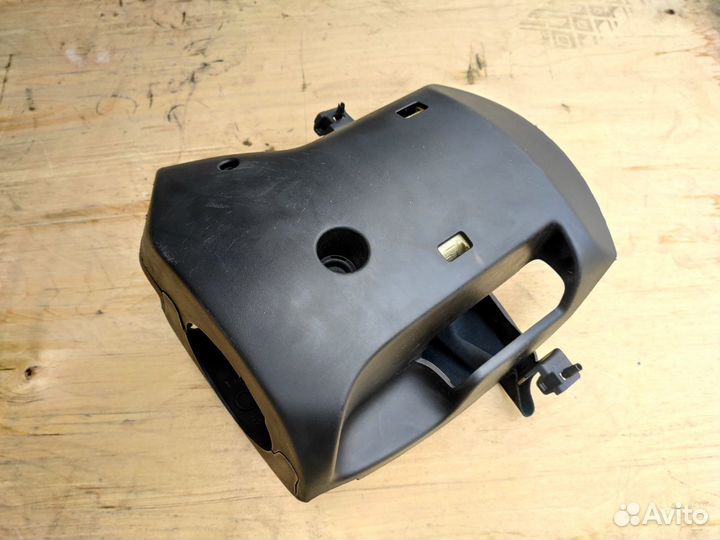 Кожух рулевой колонки на Opel Meriva B