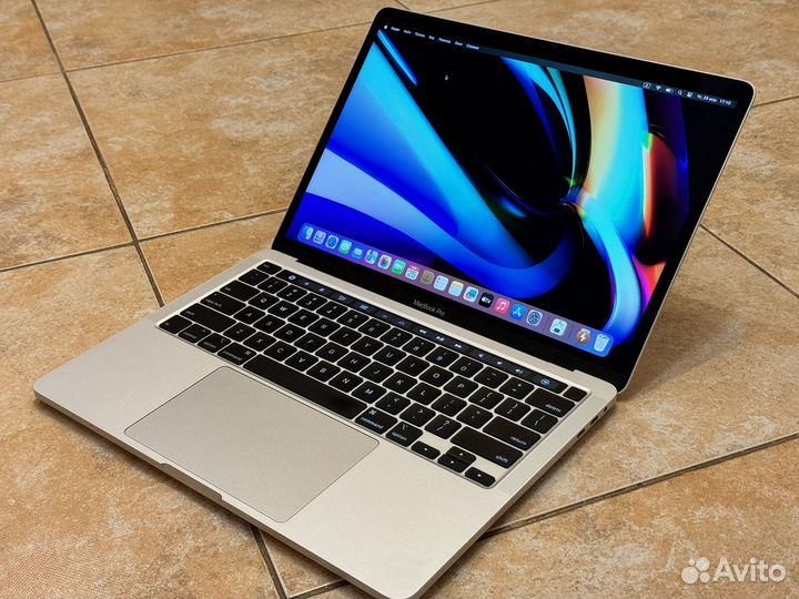 Macbook Pro 13 2020 i5 16gb 512 Идеал