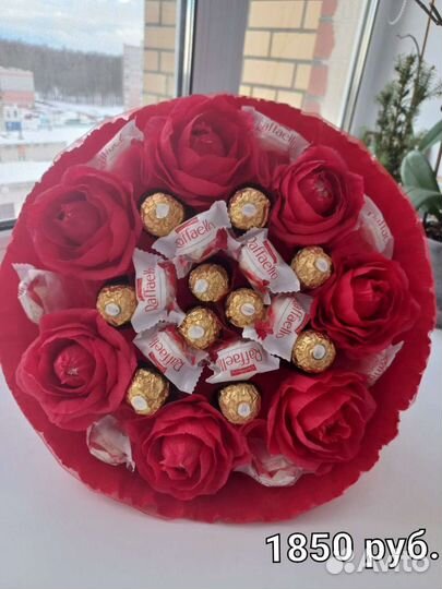 Букеты и композиции из конфет и мягких игрушек