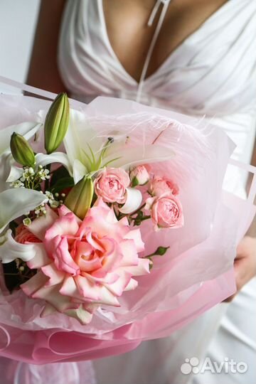 Букет с лилией