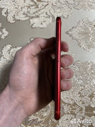Телефон iPhone 8