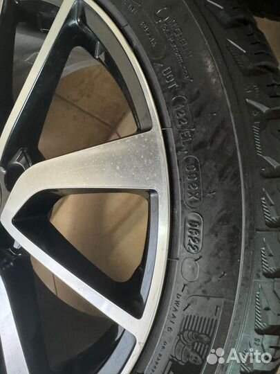 Michelin X-Ice Snow 235/45 R18 93H