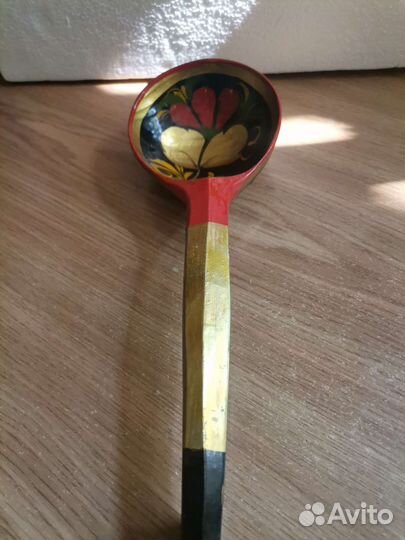 Деревянные ложки и стопки хохлома