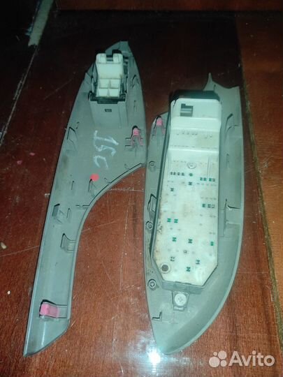 Блок управления стеклоподъемниками передний левый