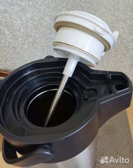 Помповый термос 2 л