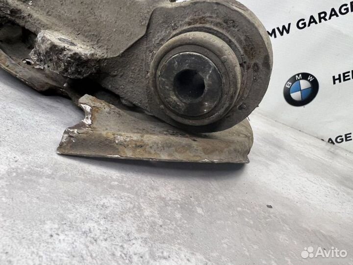 Кулак задний левый Bmw 5-Series E39