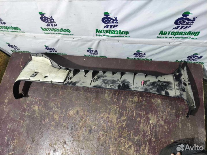 Обшивка двери багажника Toyota Prius ZVW30 2ZR-FXE