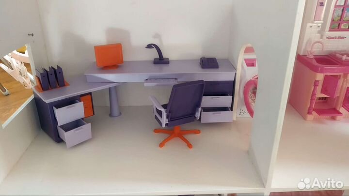 Большой кукольный домик