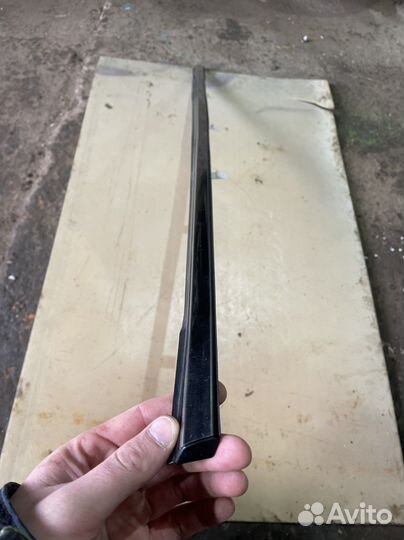 Антара молдинг стекла передний правый бархотка