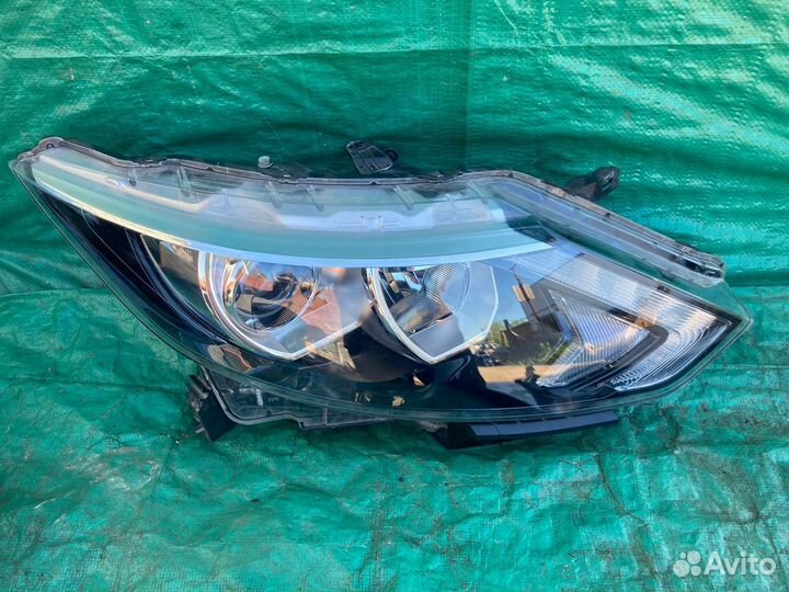Фара правая Nissan Qashqai J11 Ниссан Кашкай