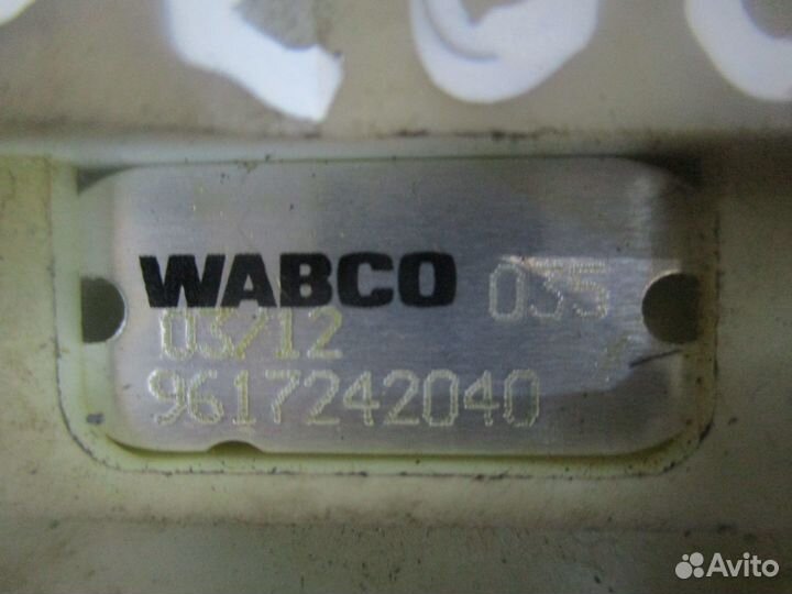 Кран ручного тормоза Mercedes-Benz A9617242040